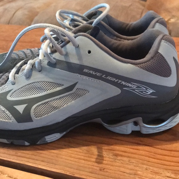 mizuno wave lightning z3 olive